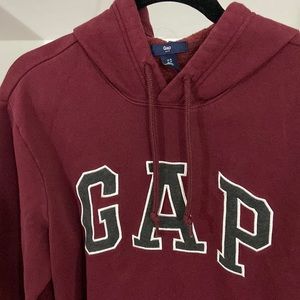 embroidered gap maroon logo hoodie